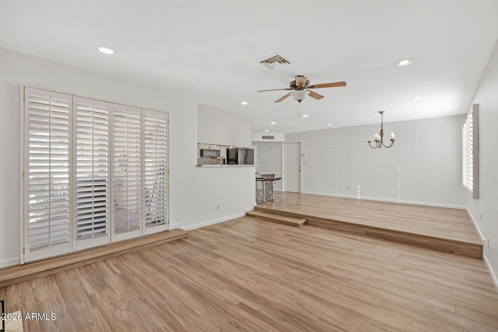 Image 10 of property listing at 2137 E APOLLO Avenue, Tempe, AZ 85283