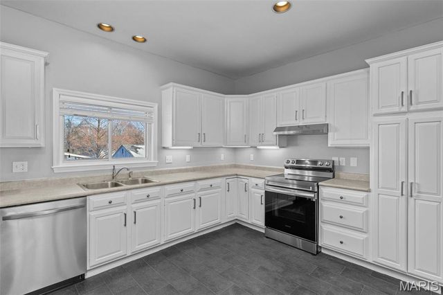 2438 Creve Coeur Mill Road, Maryland Heights, MO 63043