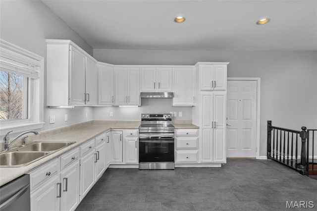 2438 Creve Coeur Mill Road, Maryland Heights, MO 63043
