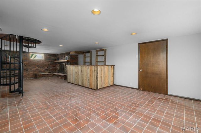 2438 Creve Coeur Mill Road, Maryland Heights, MO 63043