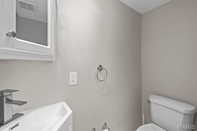 2438 Creve Coeur Mill Road, Maryland Heights, MO 63043