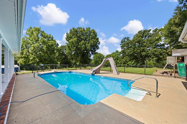 751 Walthall Road, Russellville, AR 72802