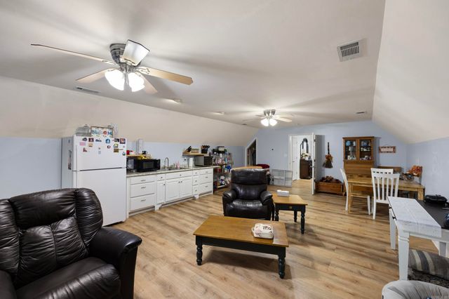 751 Walthall Road, Russellville, AR 72802