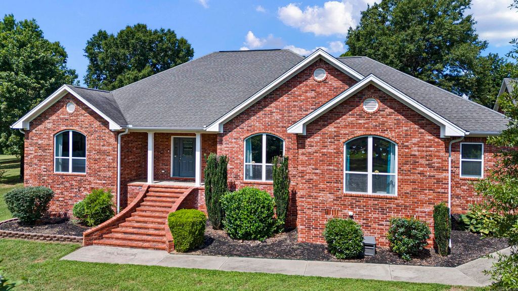 751 Walthall Road, Russellville, AR 72802
