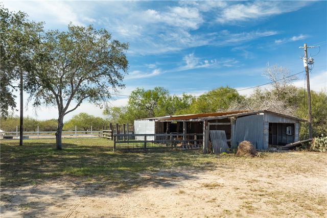 241 N County Road 1050, Kingsville, TX 78363