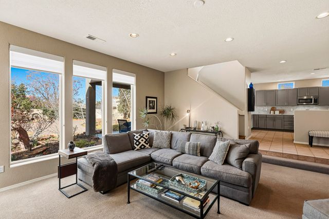 3823 Alamogordo Drive NW, Albuquerque, NM 87120