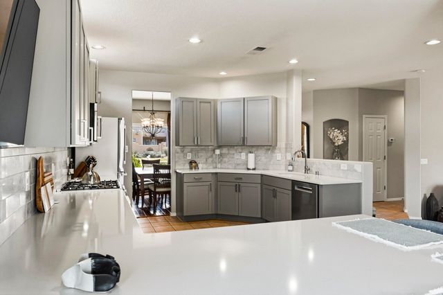 3823 Alamogordo Drive NW, Albuquerque, NM 87120