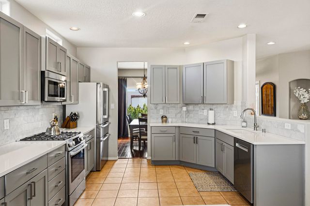 3823 Alamogordo Drive NW, Albuquerque, NM 87120