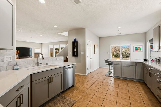 3823 Alamogordo Drive NW, Albuquerque, NM 87120