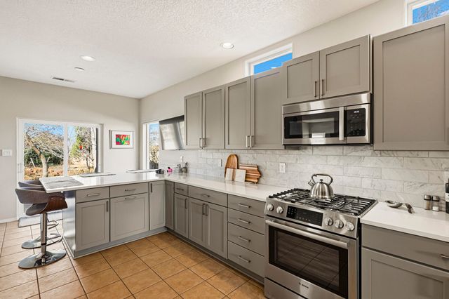 3823 Alamogordo Drive NW, Albuquerque, NM 87120