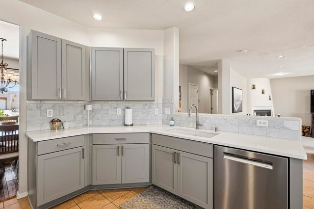 3823 Alamogordo Drive NW, Albuquerque, NM 87120