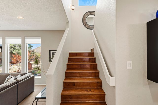 3823 Alamogordo Drive NW, Albuquerque, NM 87120