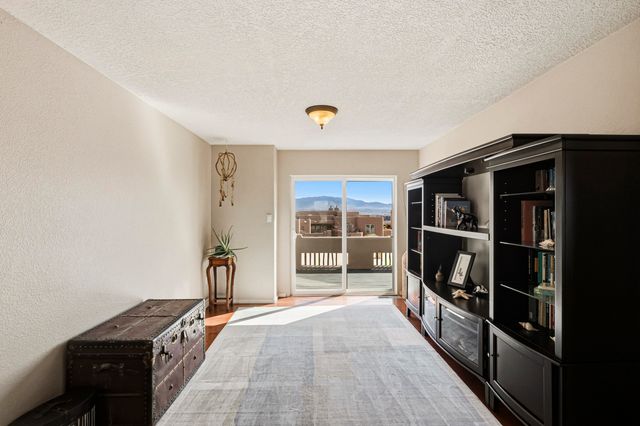 3823 Alamogordo Drive NW, Albuquerque, NM 87120