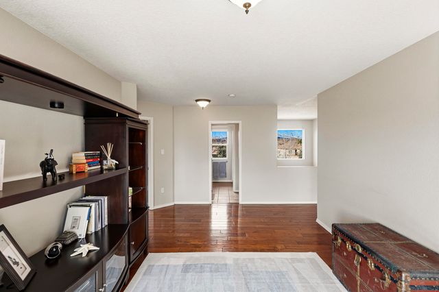 3823 Alamogordo Drive NW, Albuquerque, NM 87120