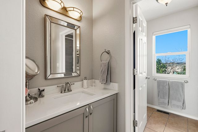 3823 Alamogordo Drive NW, Albuquerque, NM 87120