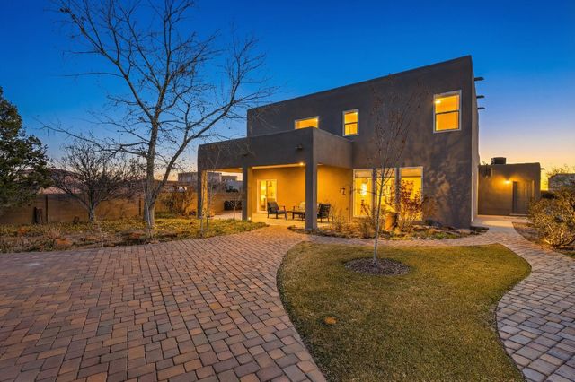 3823 Alamogordo Drive NW, Albuquerque, NM 87120