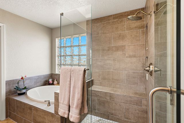 3823 Alamogordo Drive NW, Albuquerque, NM 87120