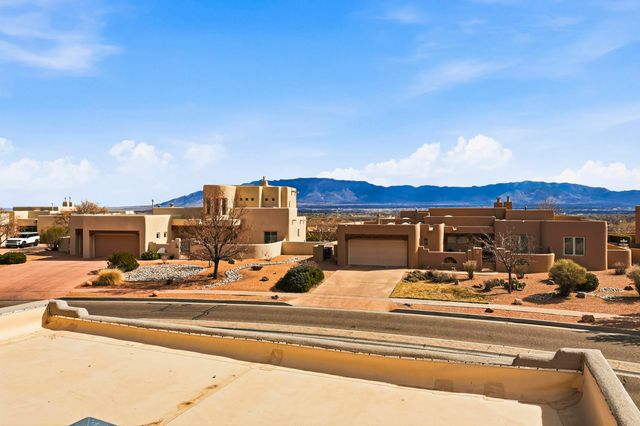 3823 Alamogordo Drive NW, Albuquerque, NM 87120