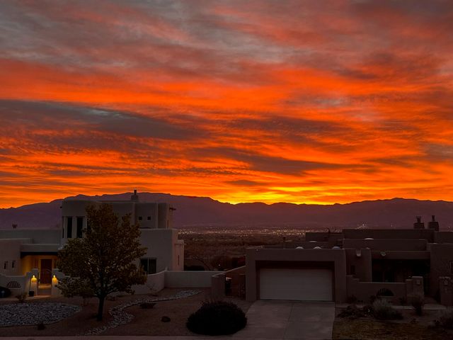 3823 Alamogordo Drive NW, Albuquerque, NM 87120