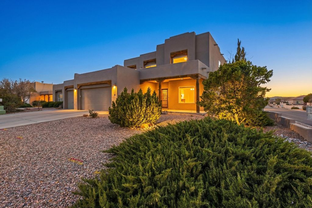 Image 2 of property listing at 3823 Alamogordo Drive NW, Albuquerque, NM 87120