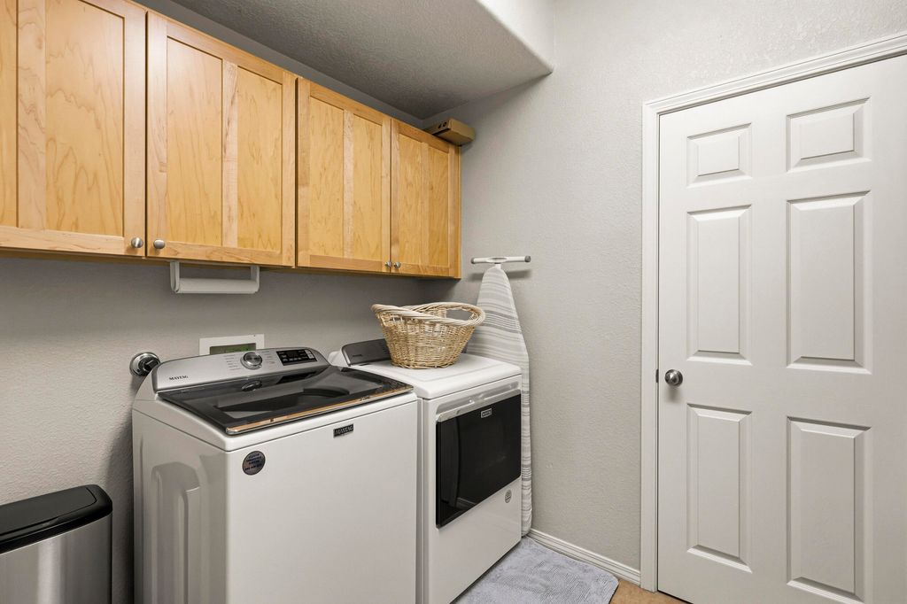 Image 27 of property listing at 3823 Alamogordo Drive NW, Albuquerque, NM 87120