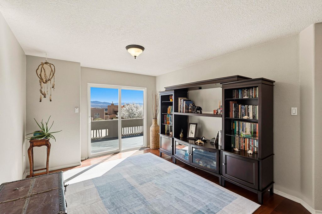 Image 30 of property listing at 3823 Alamogordo Drive NW, Albuquerque, NM 87120