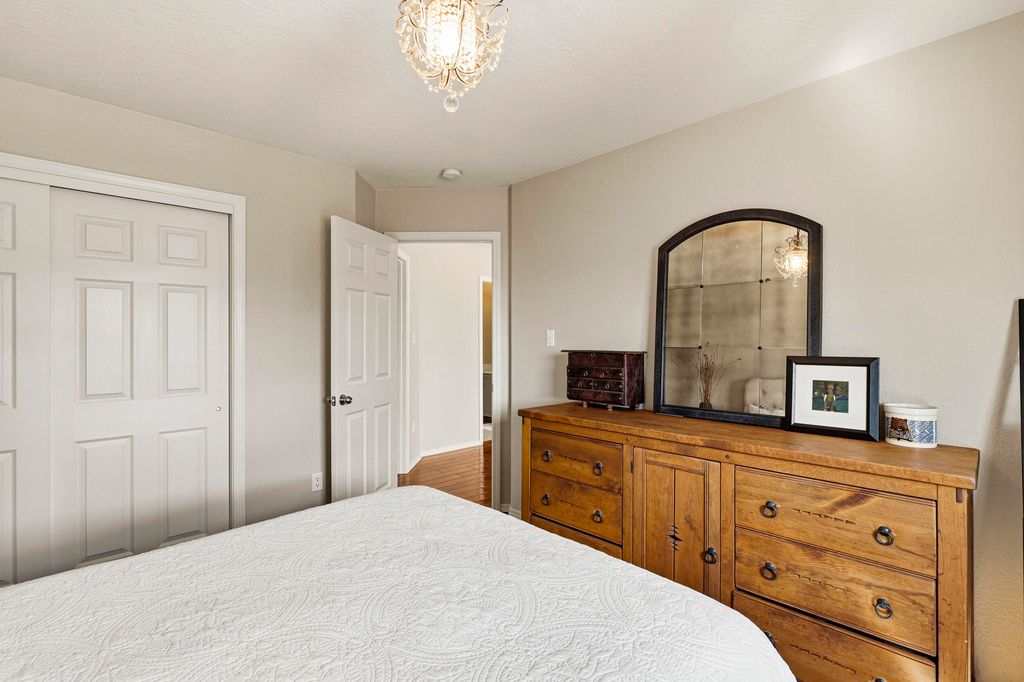 Image 42 of property listing at 3823 Alamogordo Drive NW, Albuquerque, NM 87120