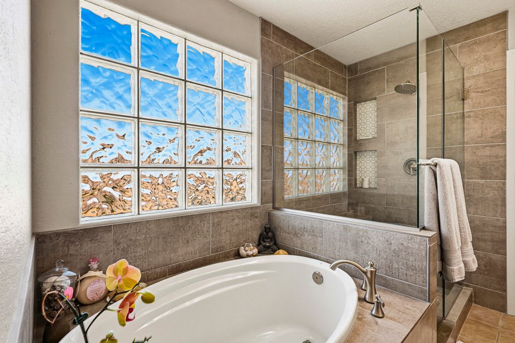 Image 49 of property listing at 3823 Alamogordo Drive NW, Albuquerque, NM 87120