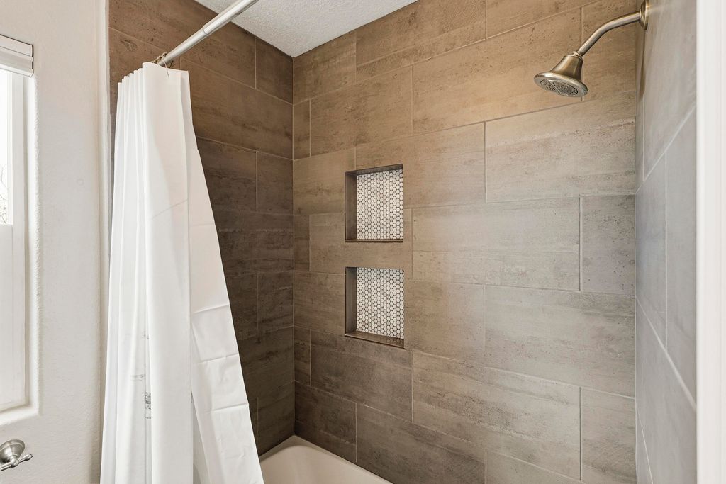 Image 58 of property listing at 3823 Alamogordo Drive NW, Albuquerque, NM 87120