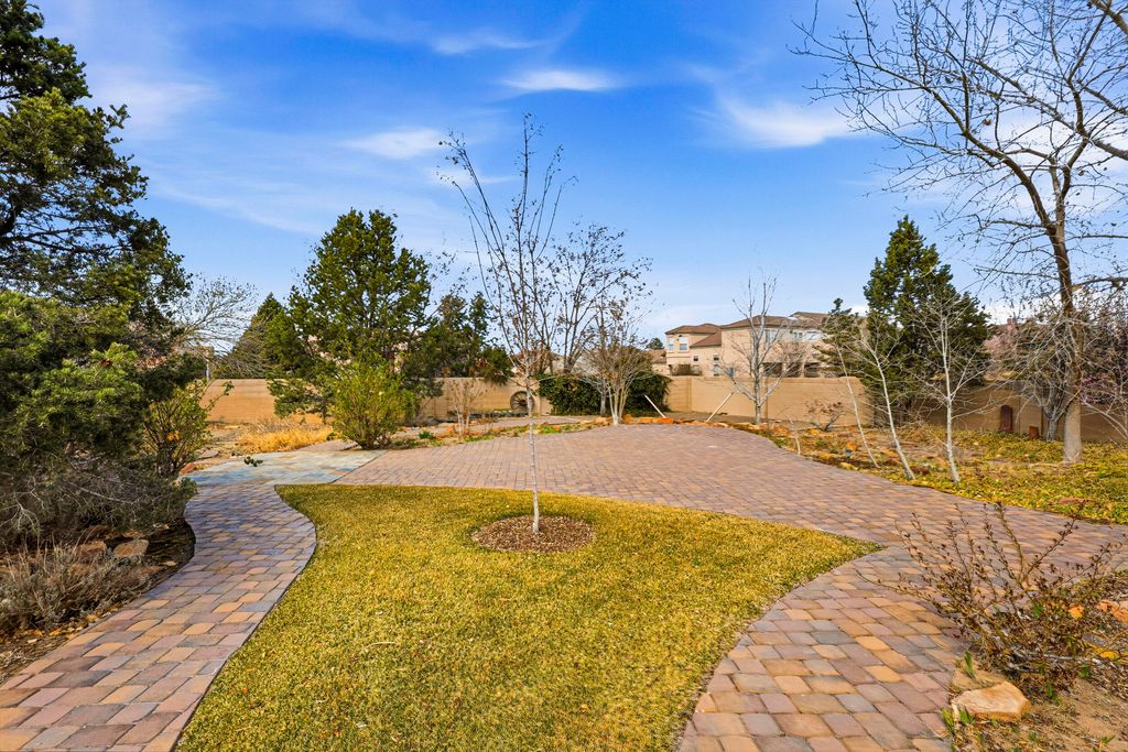 Image 61 of property listing at 3823 Alamogordo Drive NW, Albuquerque, NM 87120