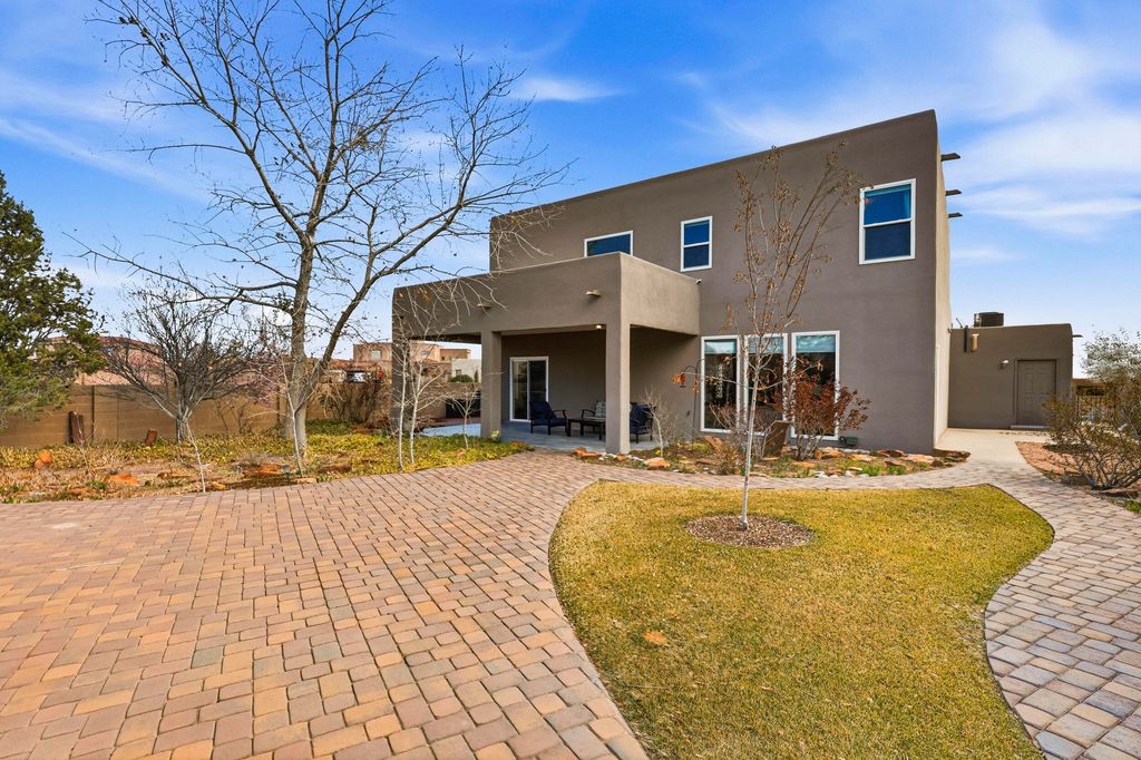 Image 62 of property listing at 3823 Alamogordo Drive NW, Albuquerque, NM 87120