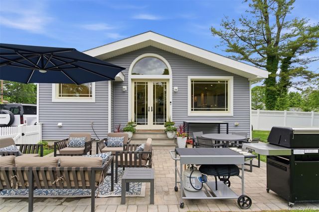 238 Woodlawn Avenue, Saint James, NY 11780