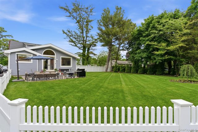 238 Woodlawn Avenue, Saint James, NY 11780