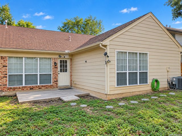 313 BURKWOOD LN, Cibolo, TX 78108