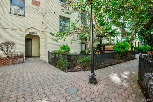 21-77 33rd Street 2A, Astoria, NY 11105