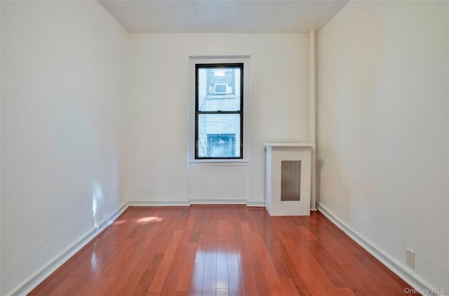 21-77 33rd Street 2A, Astoria, NY 11105