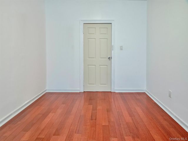 21-77 33rd Street 2A, Astoria, NY 11105