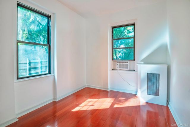 21-77 33rd Street 2A, Astoria, NY 11105