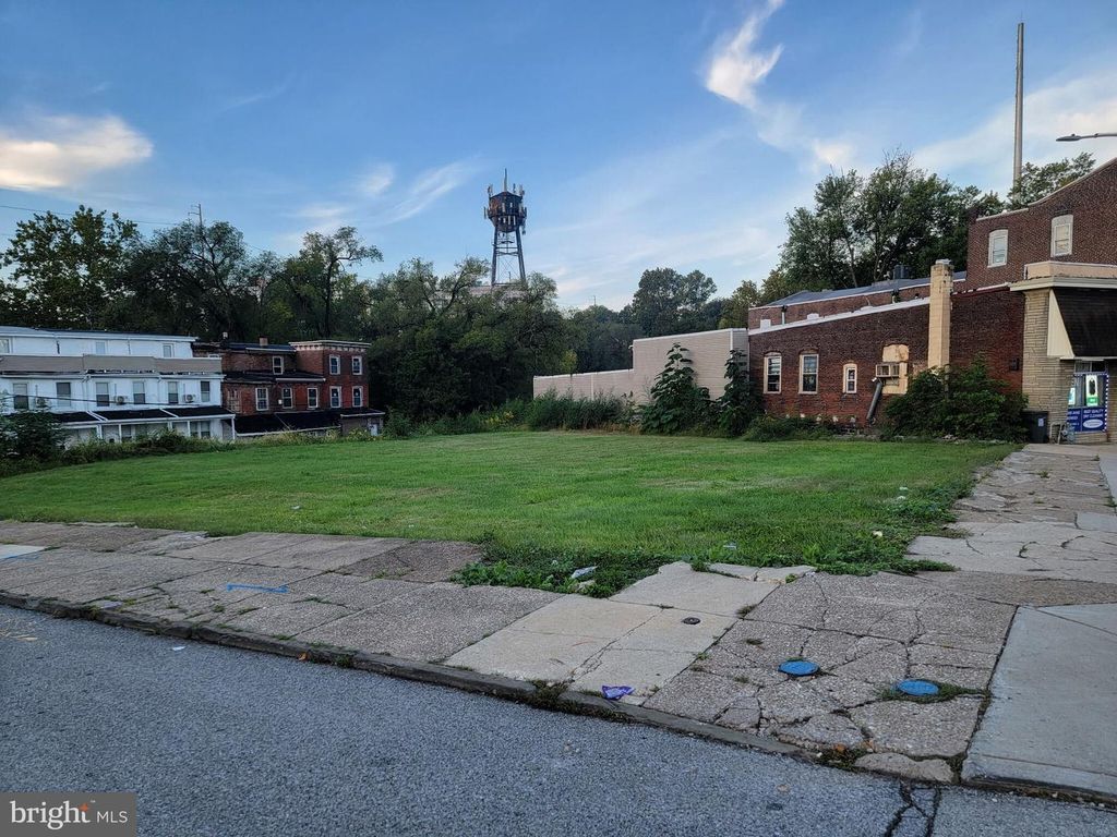 834 MAIN ST, DARBY, PA 19023 — exterior