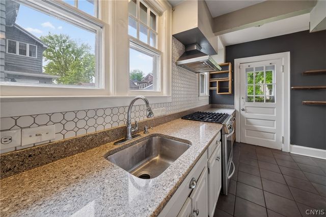 142 Hampton Road, Syracuse, NY 13203