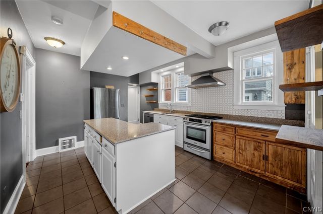 142 Hampton Road, Syracuse, NY 13203