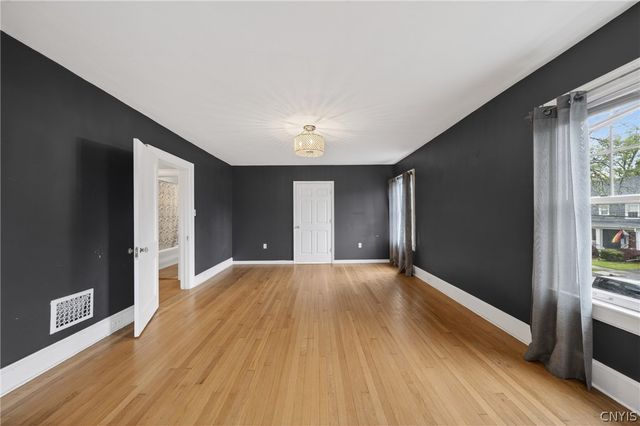 142 Hampton Road, Syracuse, NY 13203