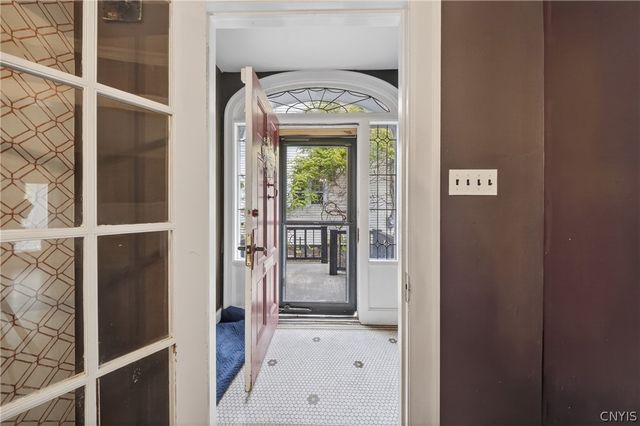 142 Hampton Road, Syracuse, NY 13203