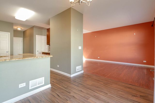 532 S Jade Lane, Round Lake, IL 60073