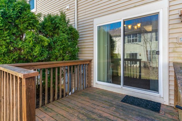 532 S Jade Lane, Round Lake, IL 60073