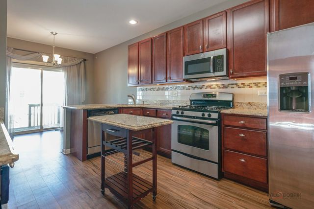 532 S Jade Lane, Round Lake, IL 60073