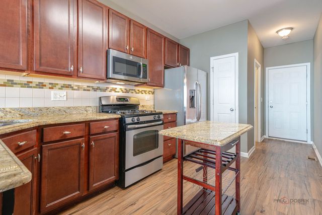 532 S Jade Lane, Round Lake, IL 60073