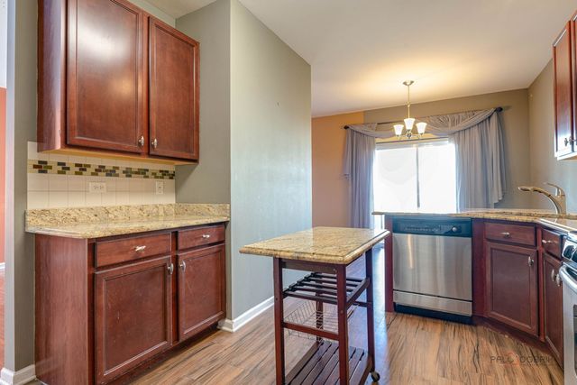 532 S Jade Lane, Round Lake, IL 60073