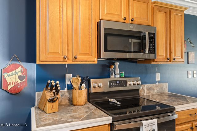 7137 W Arcastle Loop, Southaven, MS 38671