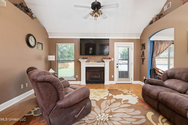 7137 W Arcastle Loop, Southaven, MS 38671